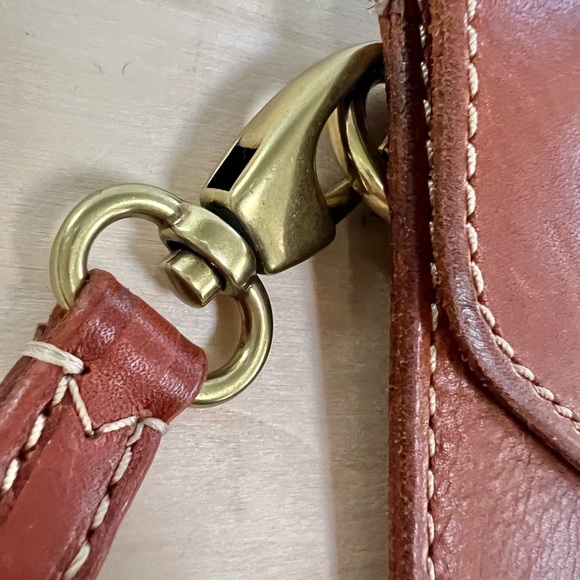 Fossil Leather Purse - Picture 6 of 9